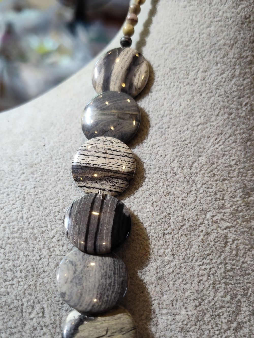 Artisan Natural Agate Disc Necklace in Black, Gray & Cream 21" - Picture 6 of 7
